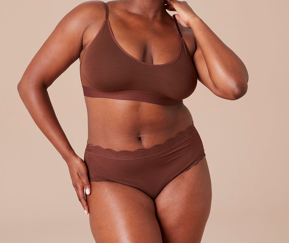 cocoa high rise knicker on model