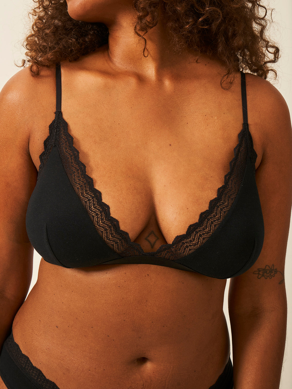 ZigZag Lace Triangle Bra - Black